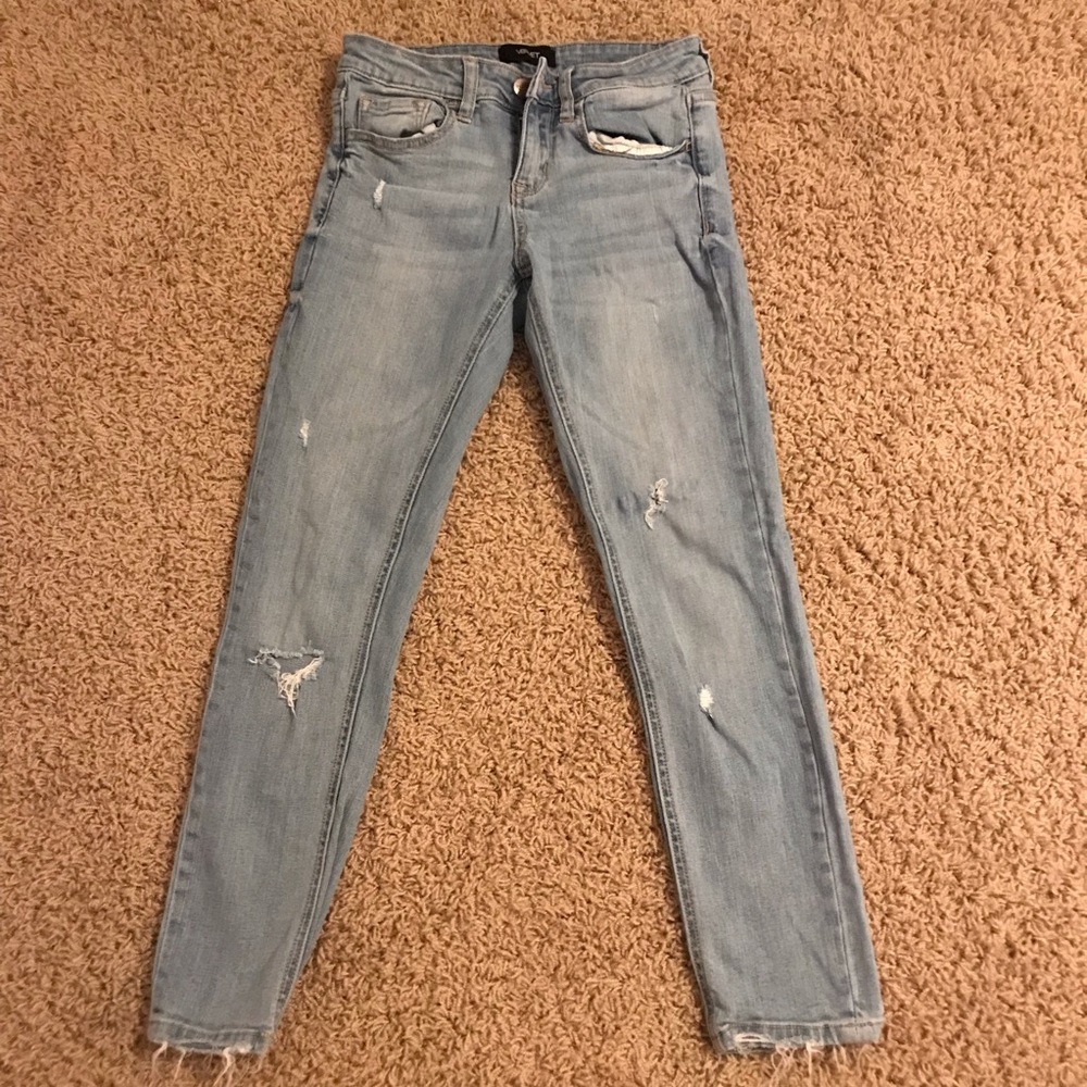 light wash skinny jeans